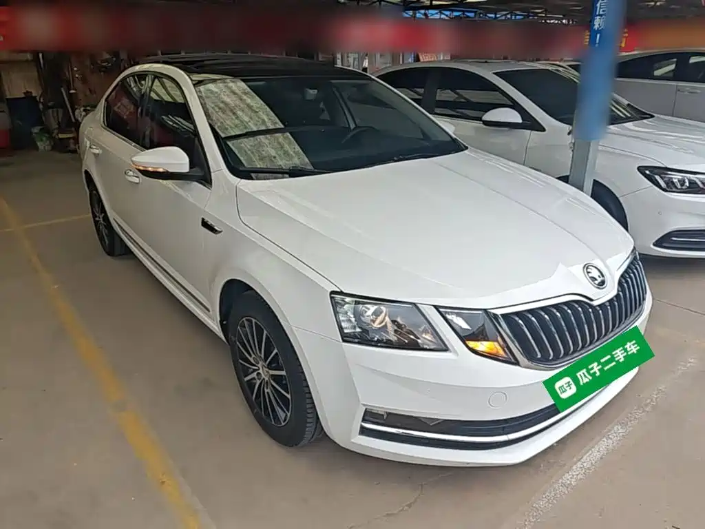 Skoda Octavia 2021 — фото 4