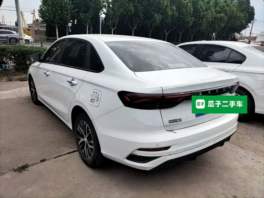 Geely Emgrand 2024