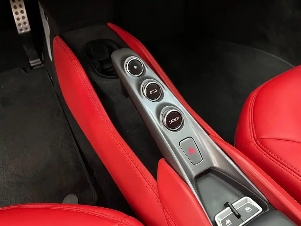 Ferrari F8 2021 — фото 16