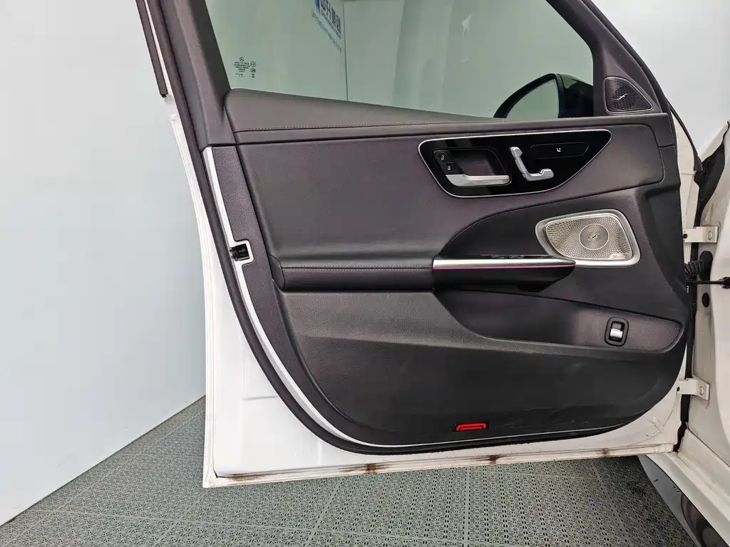 Mercedes-Benz C-Class 2024 — фото 13