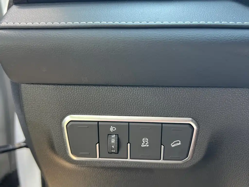 Haval M6 2023 — фото 17