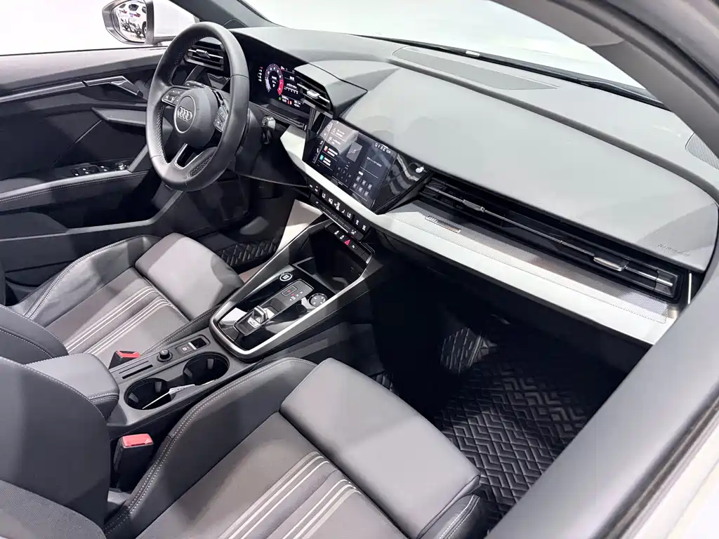 Audi A3 2023 — фото 20