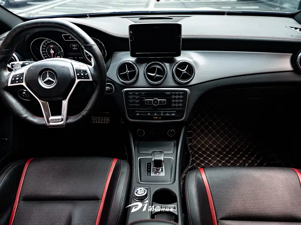 Mercedes-Benz GLA AMG 2015 — фото 8