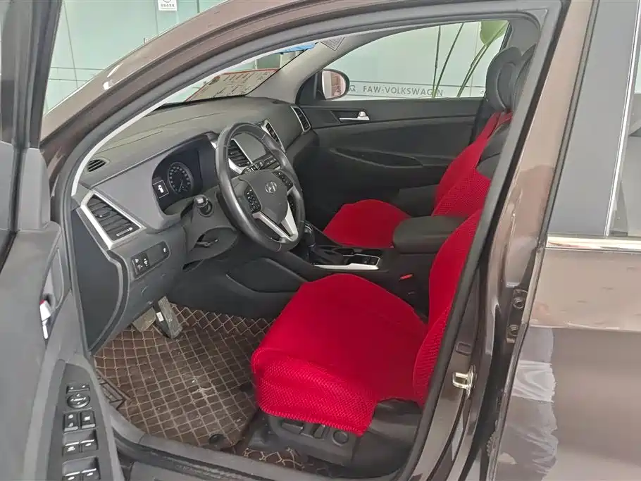 Hyundai Tucson 2018 — фото 9