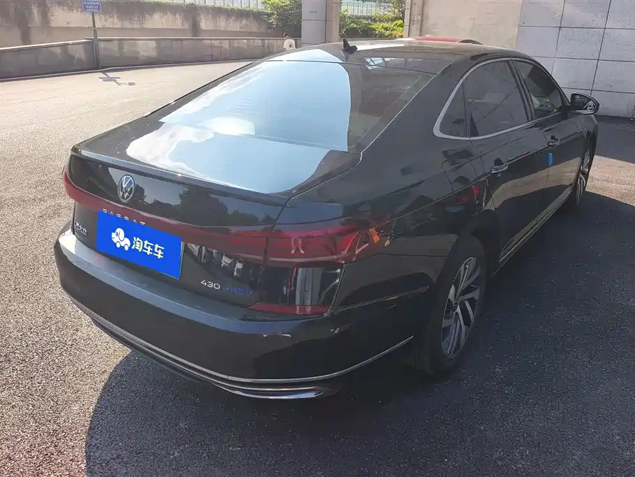 Volkswagen Passat PHEV 2023 — фото 3