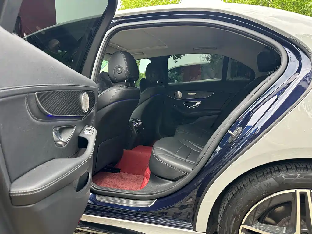 Mercedes-Benz C-Class 2019 — фото 18