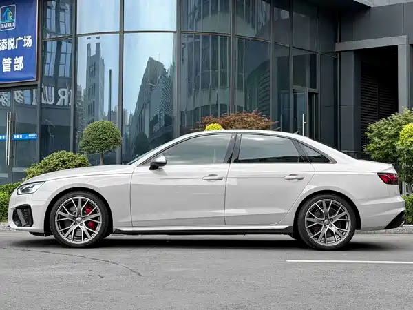 Audi S4 2024
