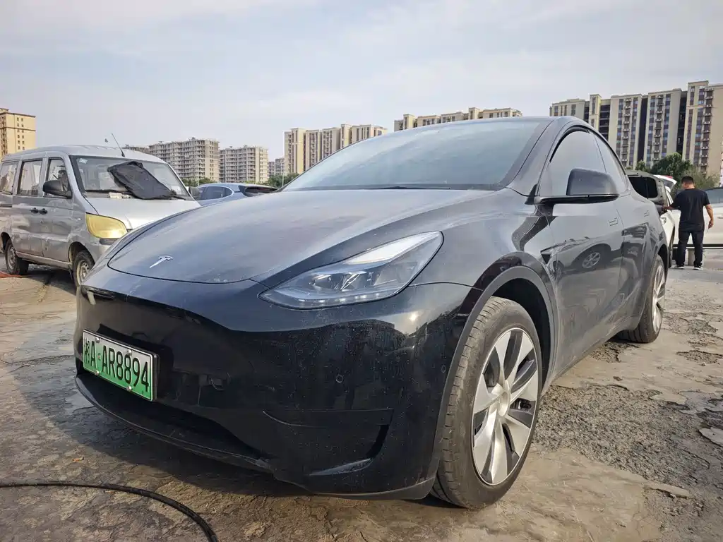 Tesla Model Y 2023 — фото 1