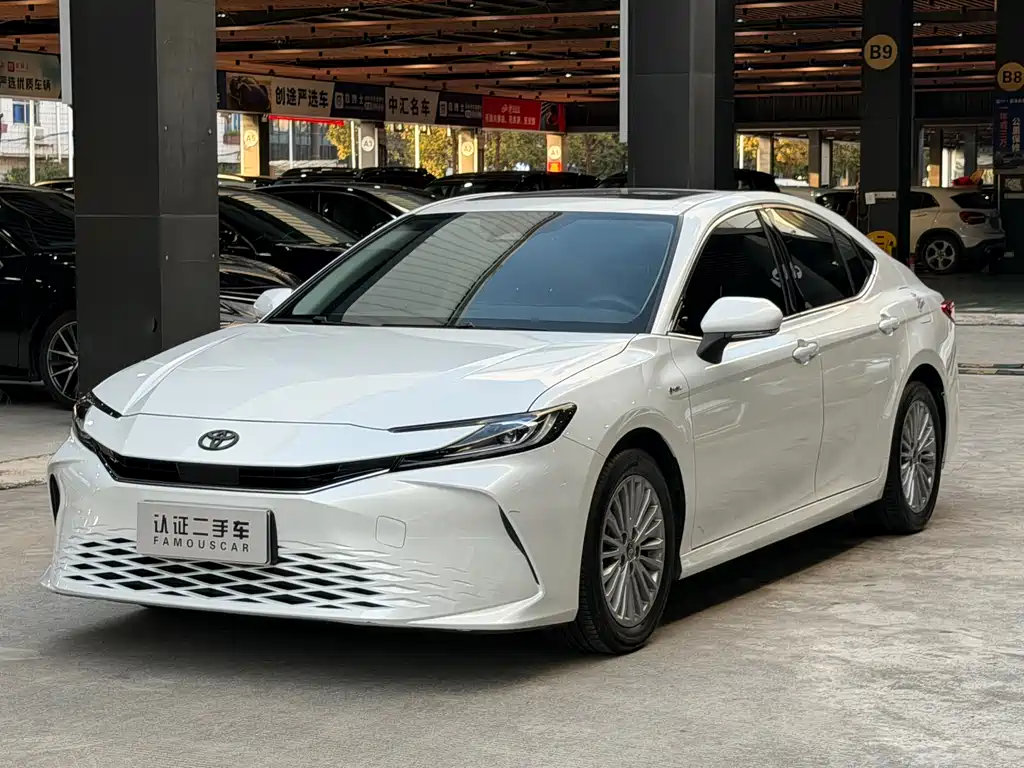 Toyota Camry 2025
