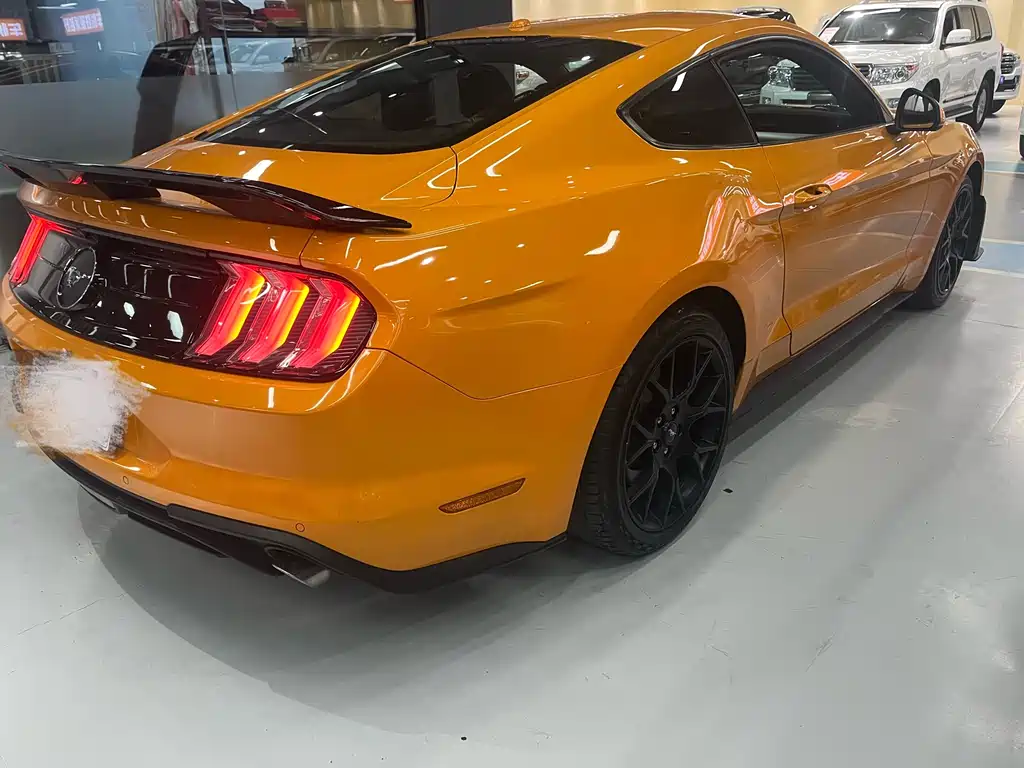 Ford Mustang 2018 — фото 12