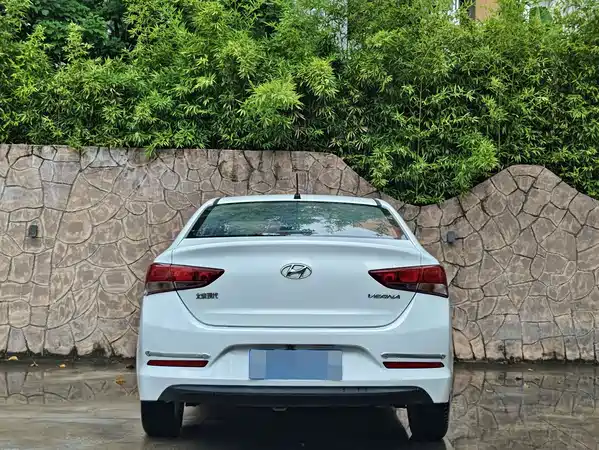 Hyundai Verna 2016