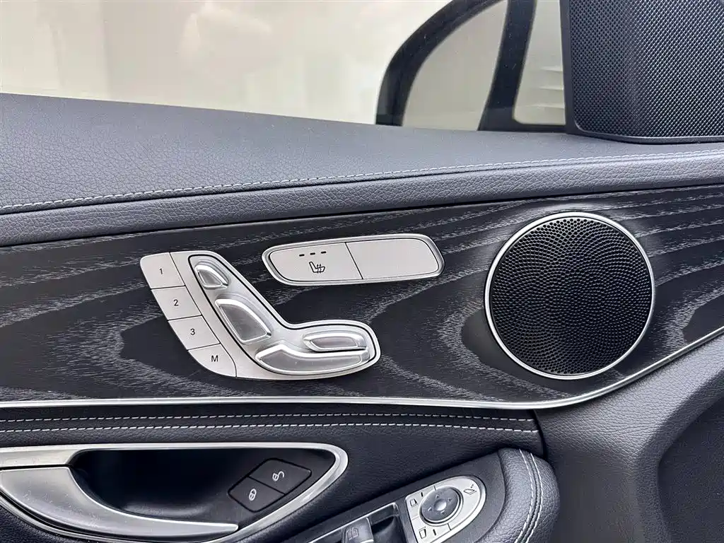 Mercedes-Benz C-Class 2020 — фото 15