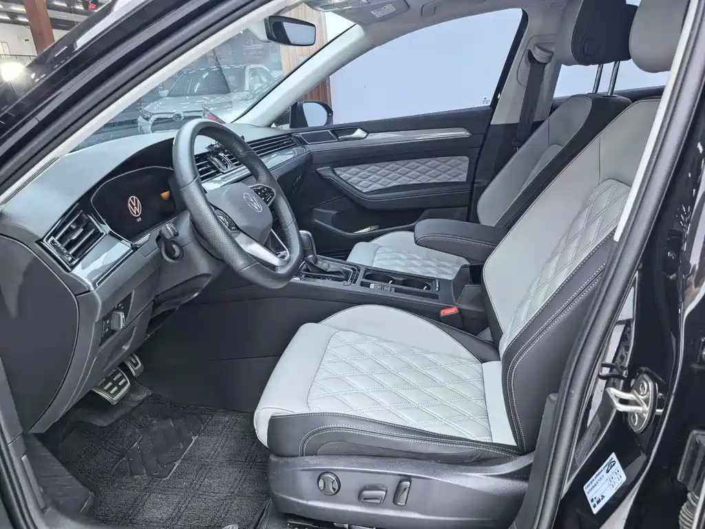 Volkswagen Magotan 2025