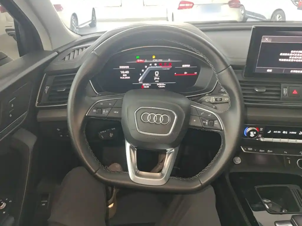 Audi Q5L 2022 — фото 11