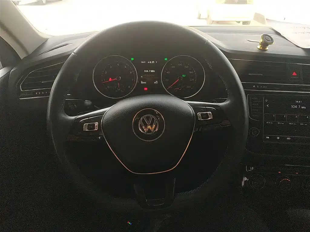 Volkswagen Tiguan L 2018 — фото 11