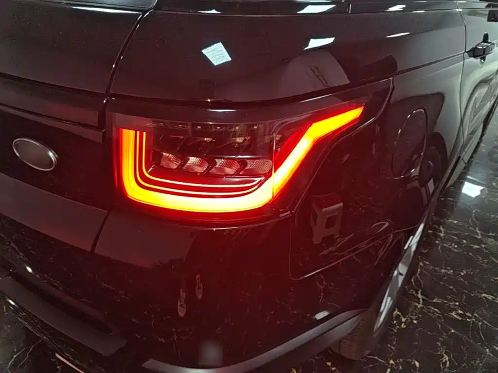 Land Rover Sport PHEV 2021 — фото 8