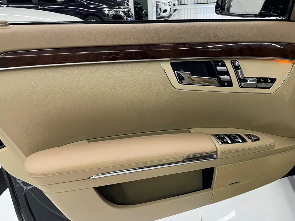 Mercedes-Benz S-Class 2010 — фото 21