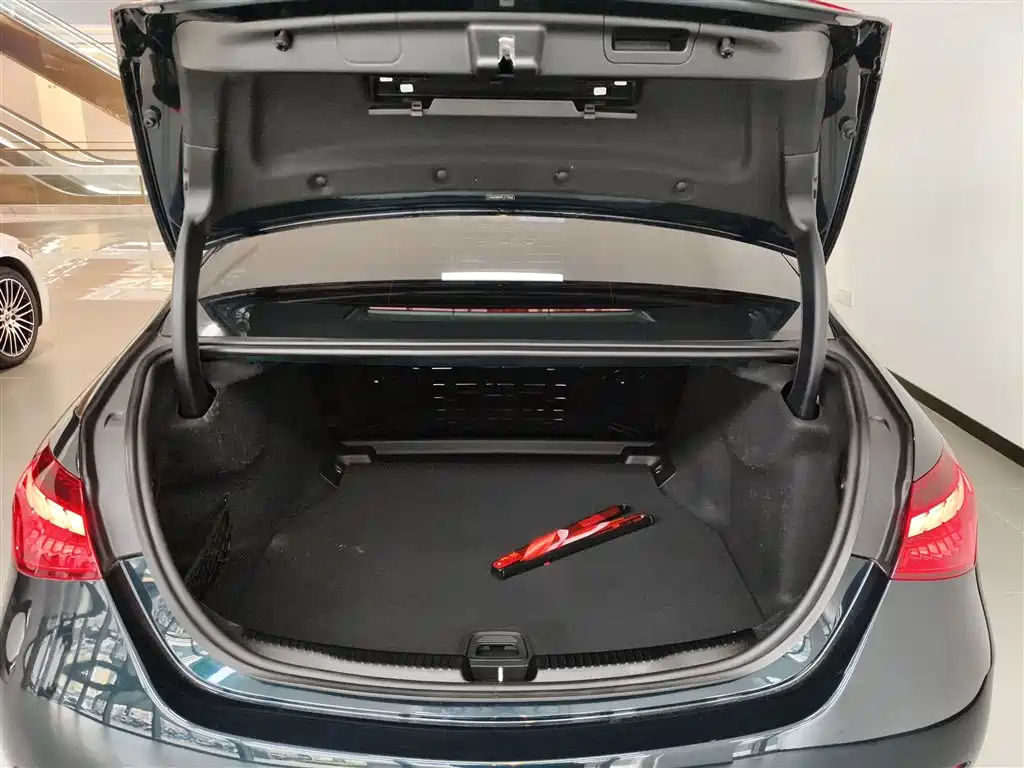 Mercedes-Benz C-Class 2023 — фото 19