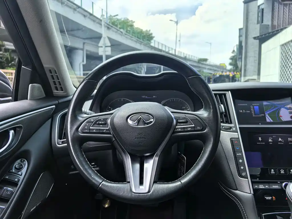 Infiniti Q50L 2018 — фото 33
