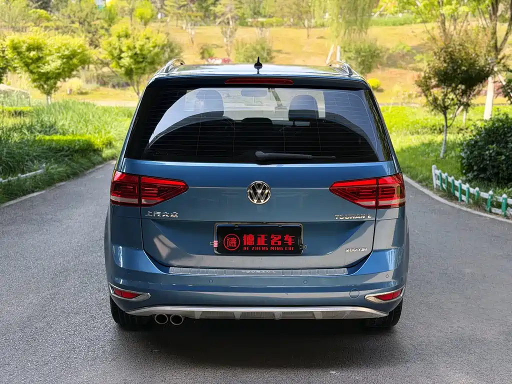 Volkswagen Touran 2018 — фото 5