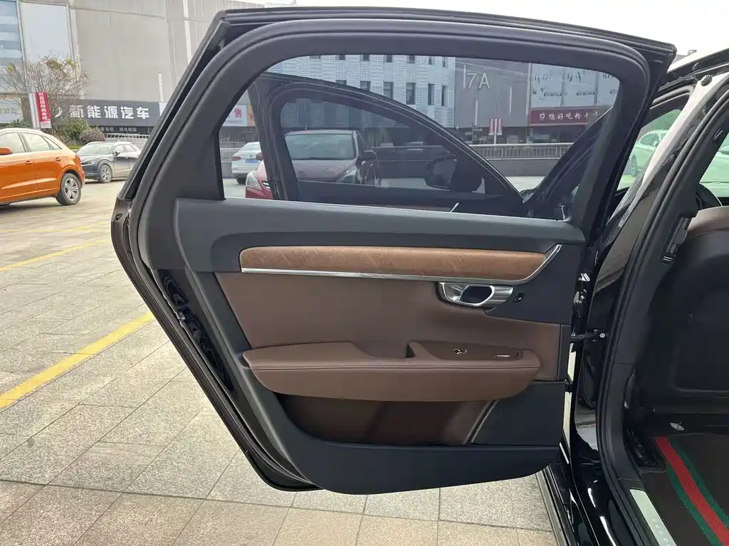 Volvo S90 2022 — фото 14