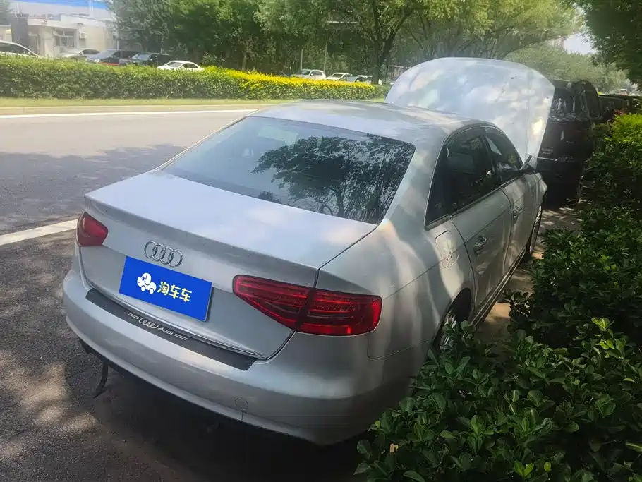 Audi A4L 2016