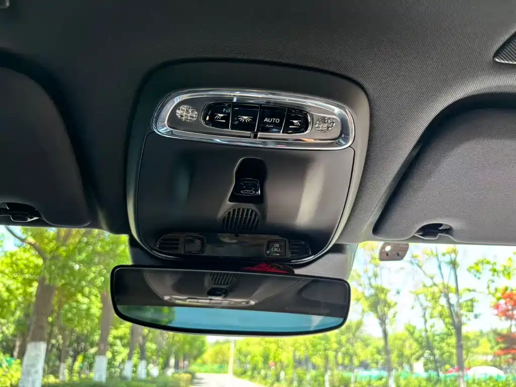 Volvo XC60 2021 — фото 15