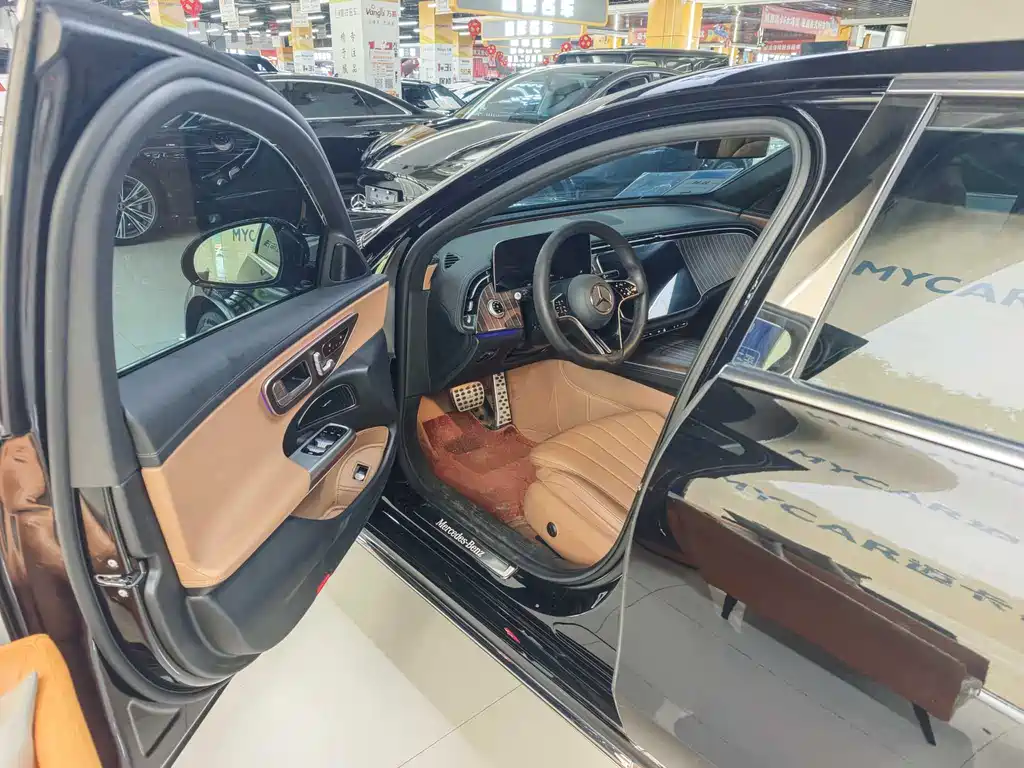 Mercedes-Benz E-Class 2025 — фото 13