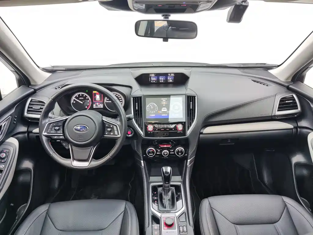 Subaru Forester 2022 — фото 12