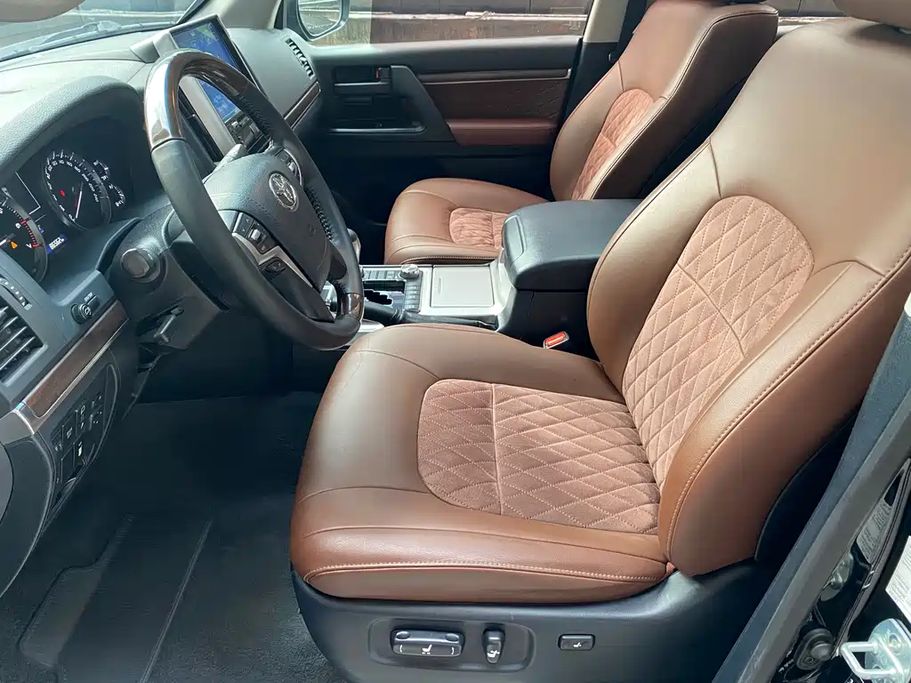 Toyota Land Cruiser 2019 — фото 21