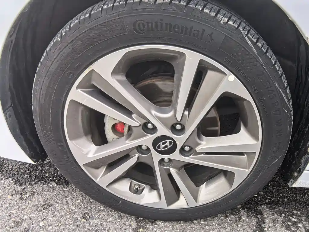 Hyundai Elantra 2019 — фото 20
