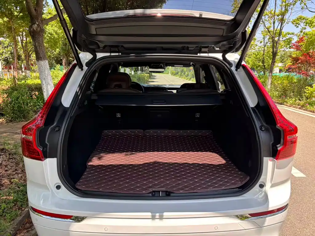 Volvo XC60 2021 — фото 22