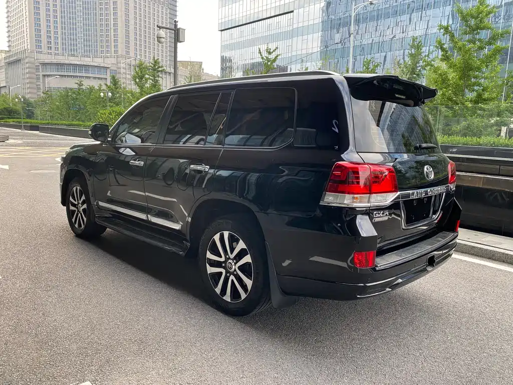 Toyota Land Cruiser 2019 — фото 4