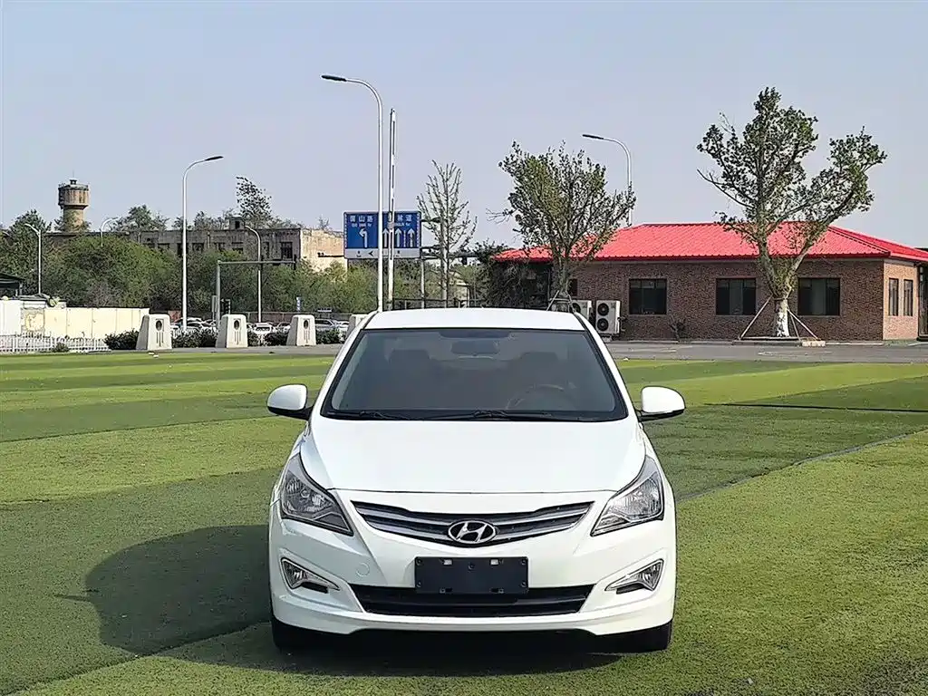 Hyundai Verna 2016 — фото 2