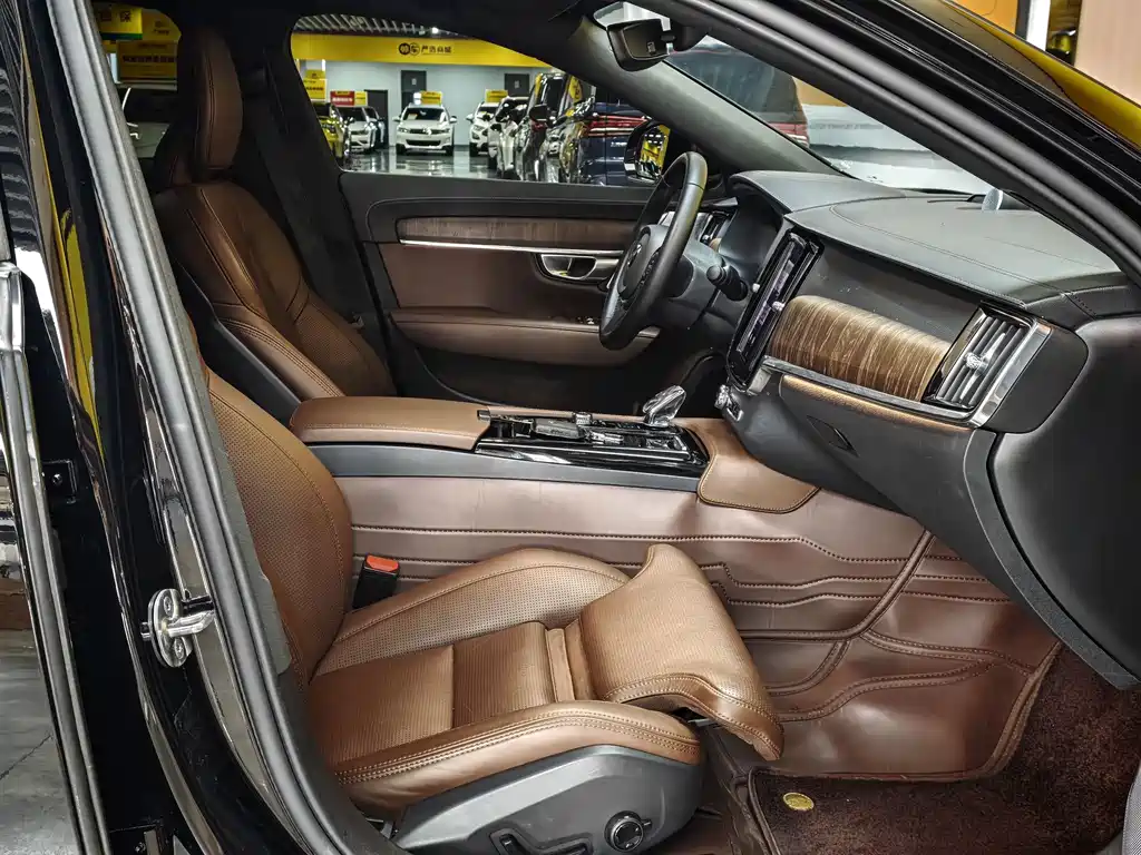 Volvo S90 PHEV 2023 — фото 8