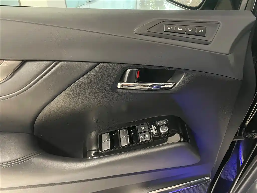 Toyota Alphard 2021