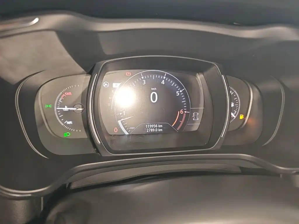 Renault Kadjar 2018 — фото 12