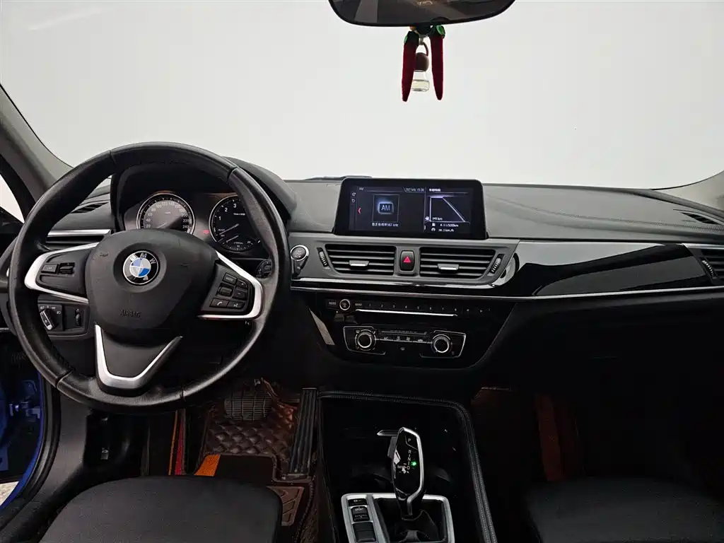 BMW 1 Series 2018 — фото 13