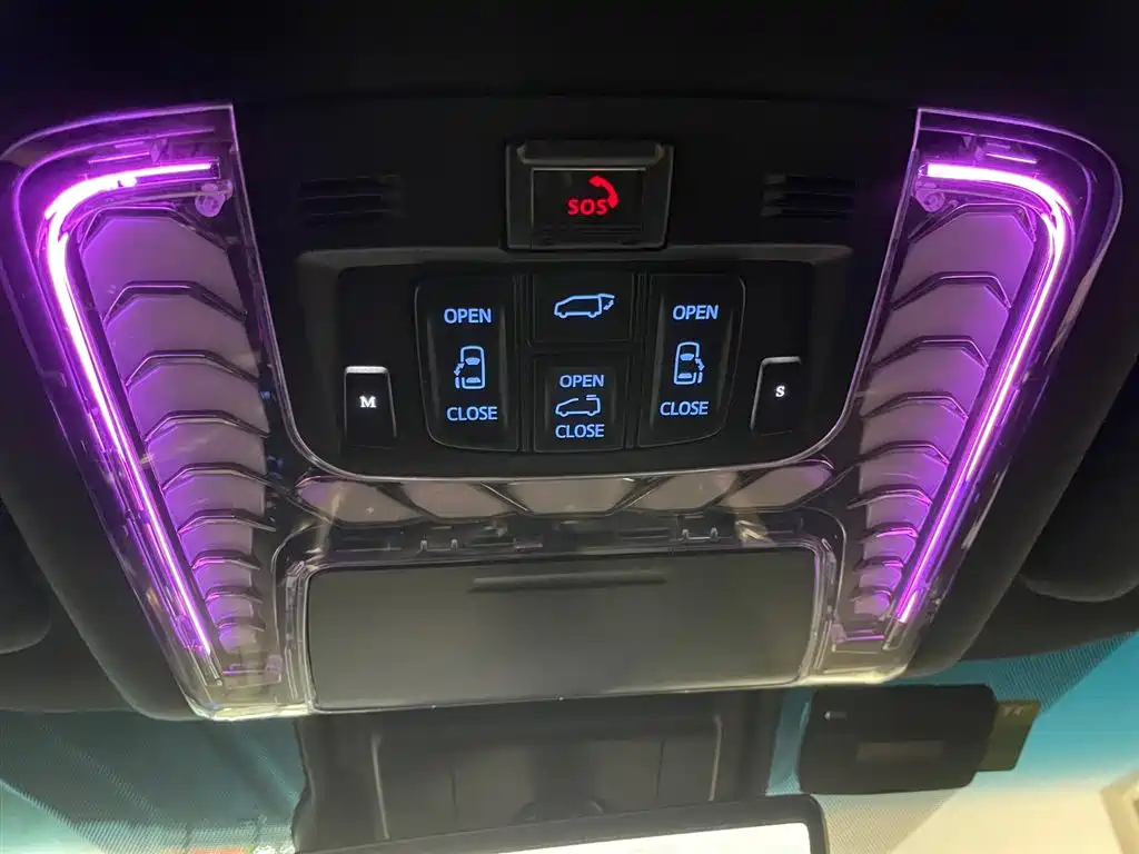 Toyota Alphard 2021 — фото 27