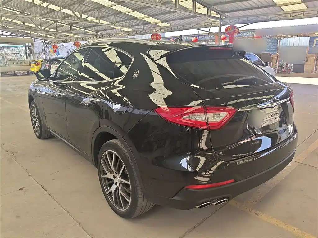 Maserati Levante 2018 — фото 23