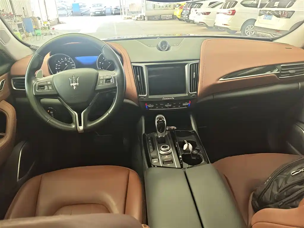 Maserati Levante 2018 — фото 6