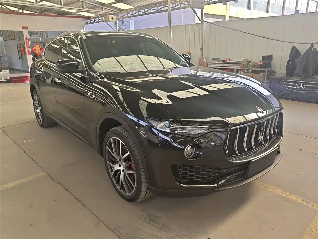 Maserati Levante 2018 — фото 22