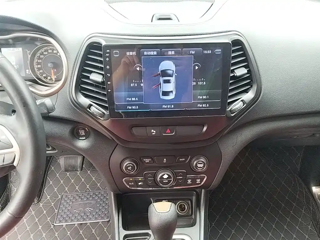 Jeep Cherokee 2017 — фото 13