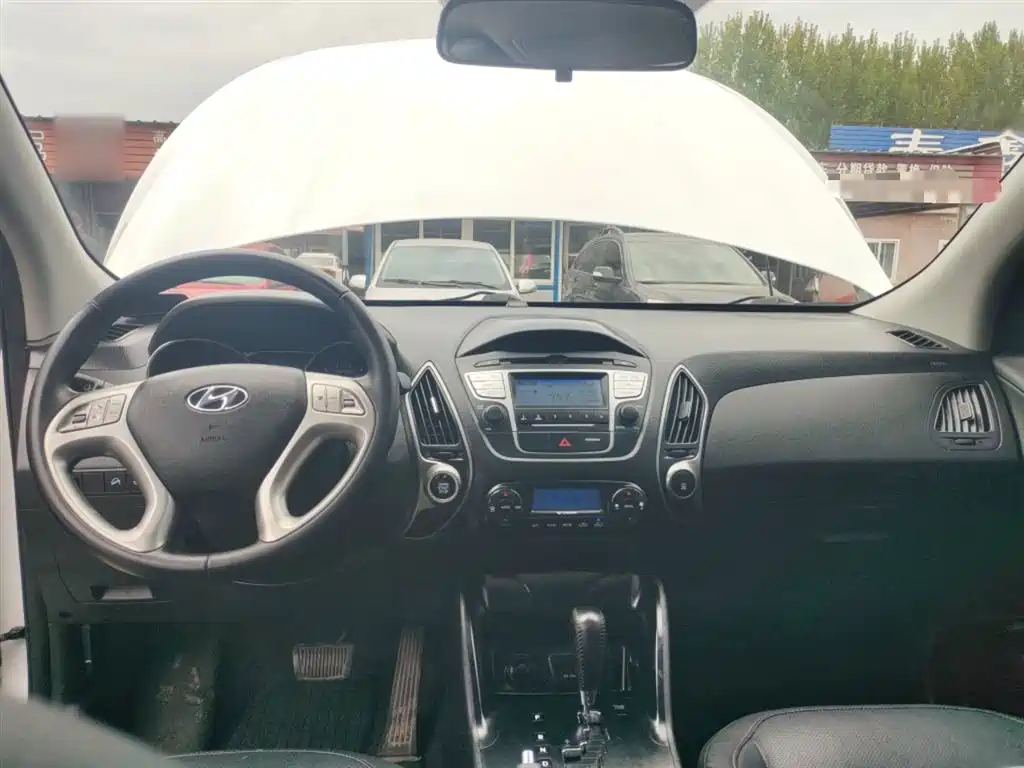 Hyundai ix35 2015 — фото 10