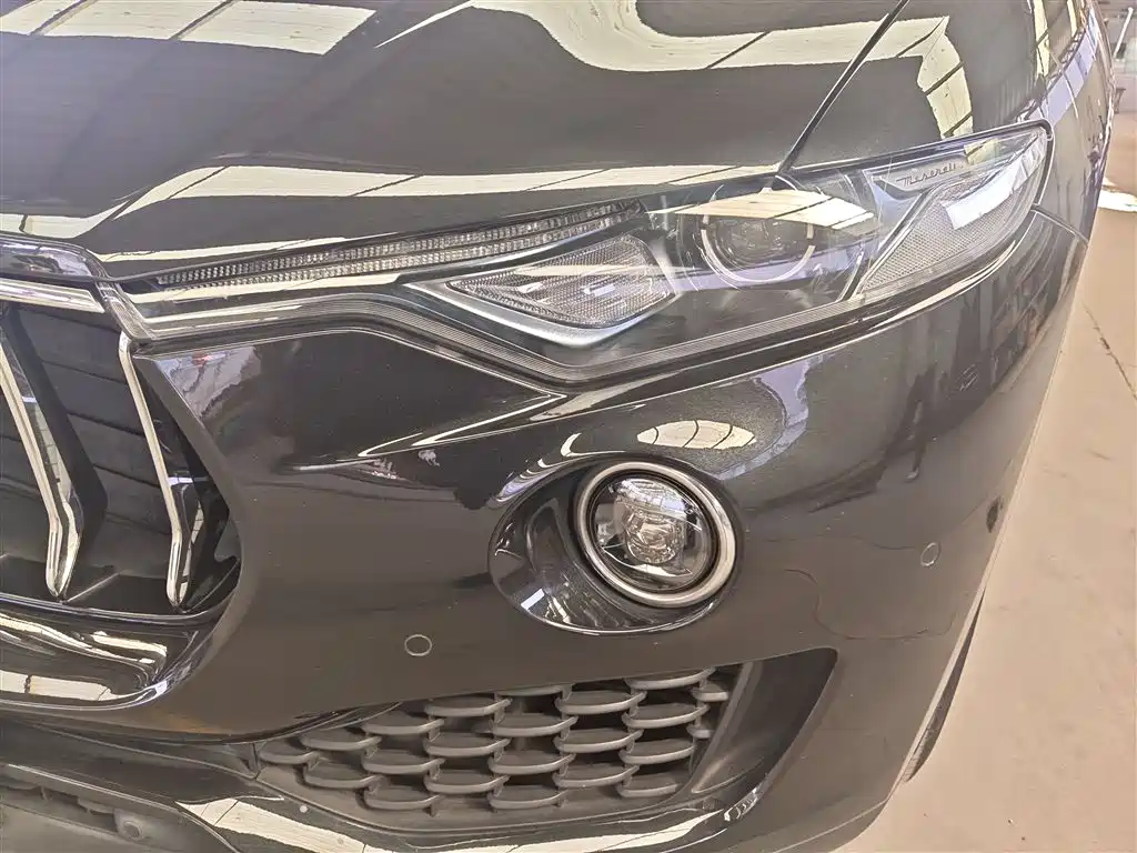 Maserati Levante 2018 — фото 18