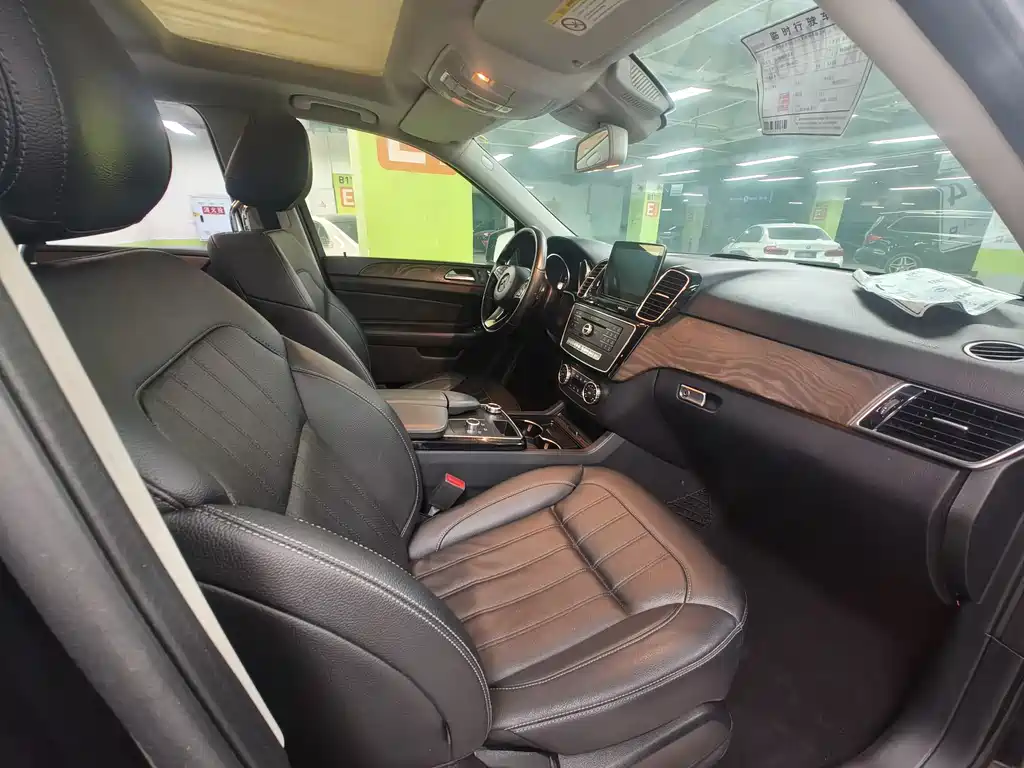 Mercedes-Benz GLE 2017 — фото 10