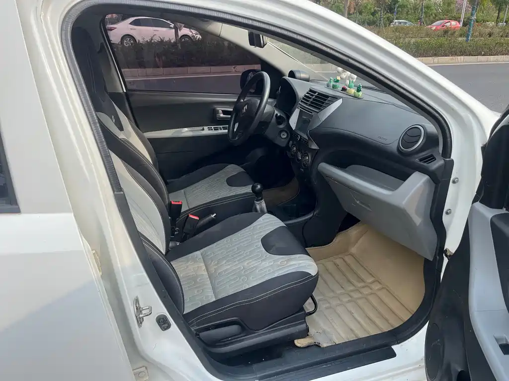 Suzuki Alto 2014 — фото 11