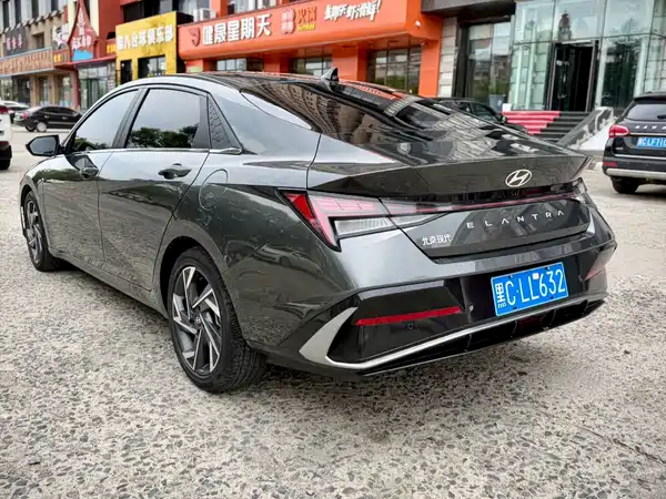 Hyundai Elantra 2023