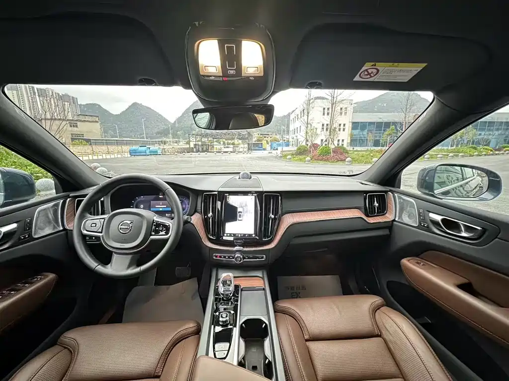 Volvo XC60 PHEV 2024 — фото 12