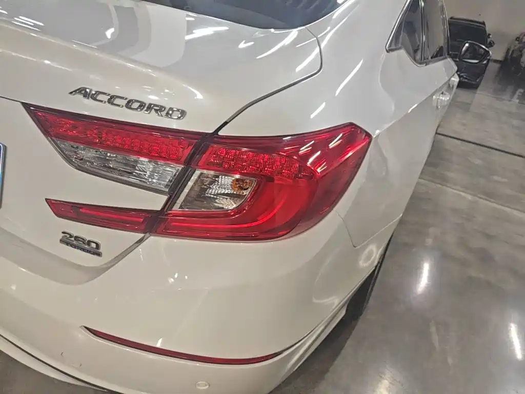 Honda Accord 2020 — фото 8